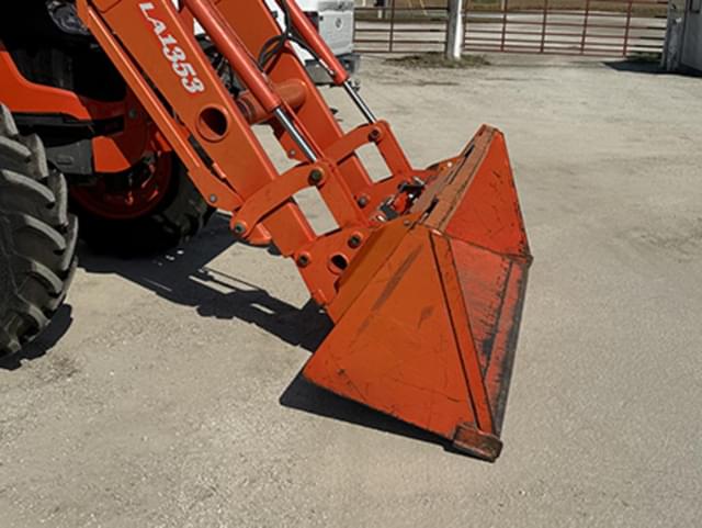 Image of Kubota M9960 equipment image 1