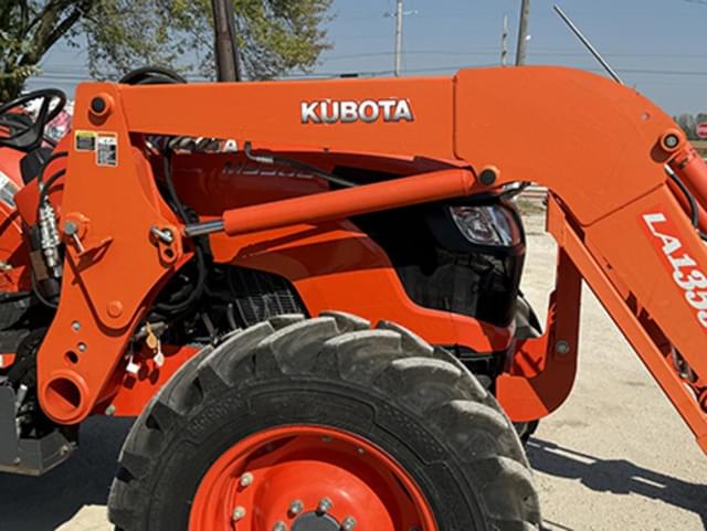 Image of Kubota M9960 equipment image 3