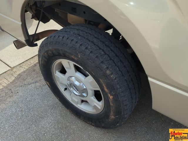 Image of Ford F-150 equipment image 4