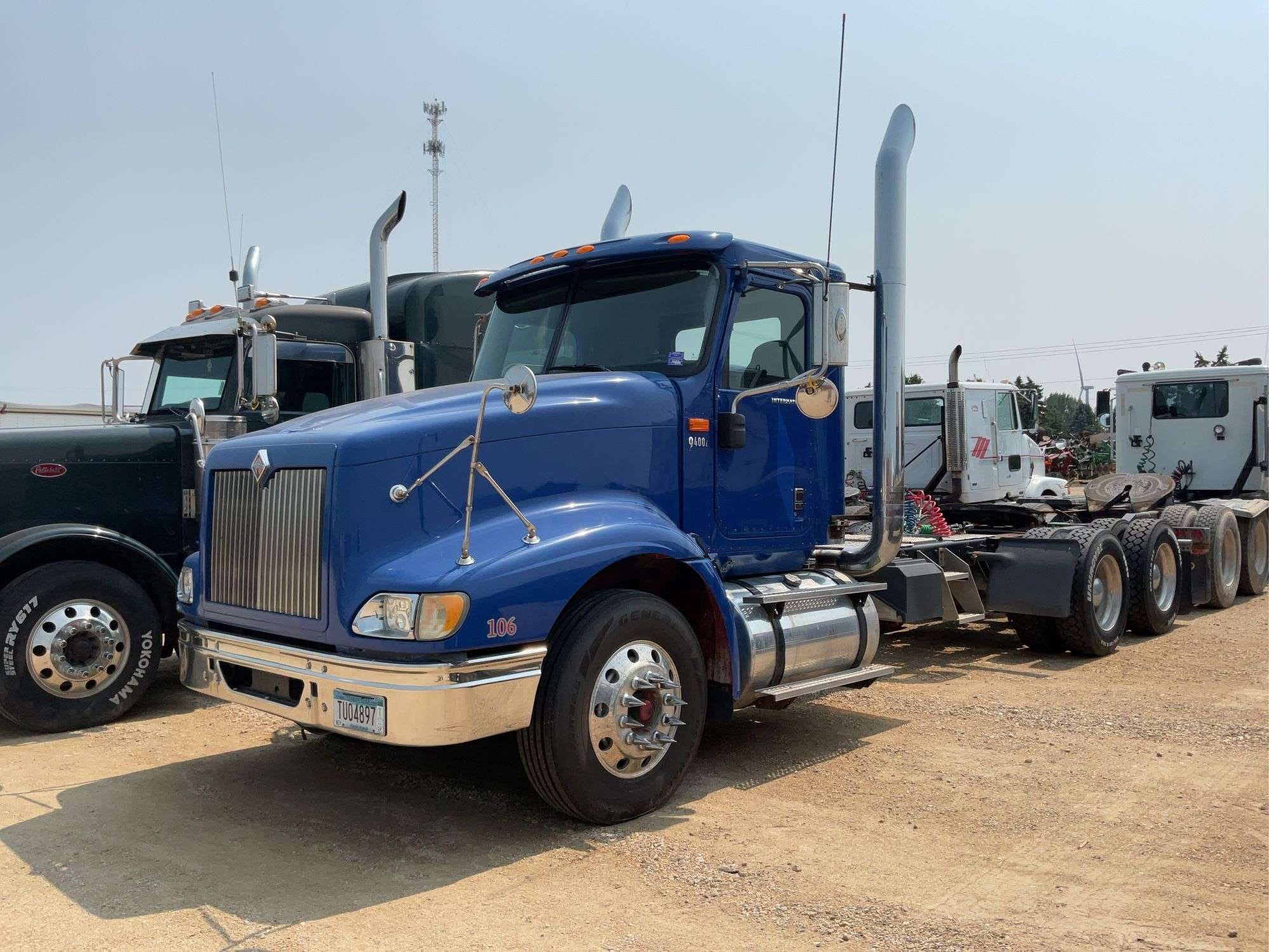 2006 International 9400i Equipment Image0