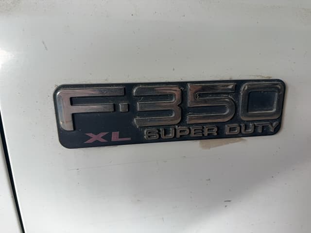 Image of Ford F-350 equipment image 4