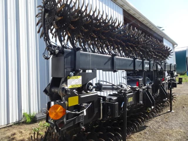 Image of Yetter 3530 equipment image 4