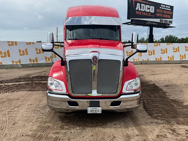 Image of Kenworth T680 equipment image 1