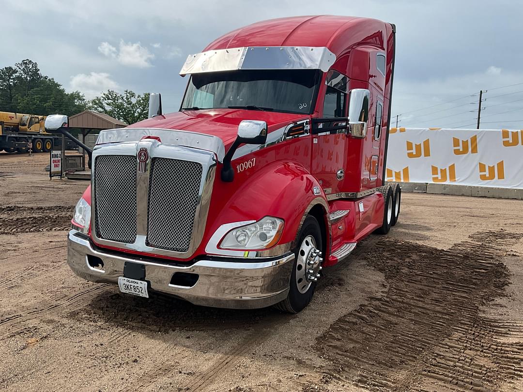 Image of Kenworth T680 Primary image