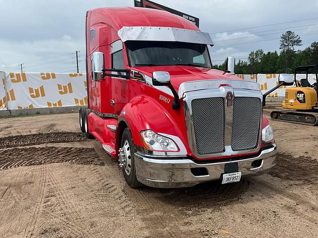 Image of Kenworth T680 equipment image 2