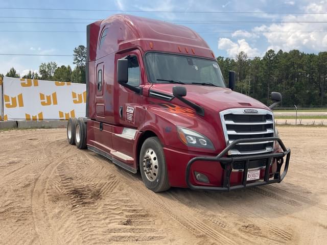 Image of Freightliner Cascadia equipment image 2