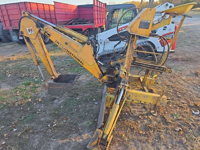 Image of International Harvester 3082 equipment image 4