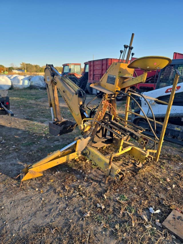 Image of International Harvester 3082 equipment image 3