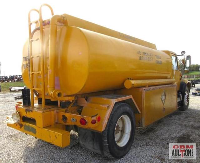 Image of International 4700 equipment image 3