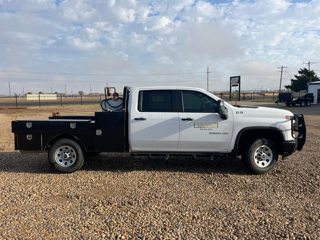 Image of Chevrolet 3500HD equipment image 3