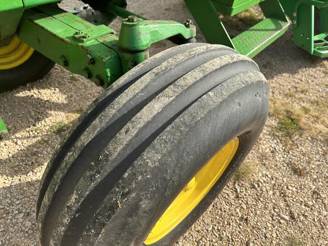 Image of John Deere 4440 equipment image 2