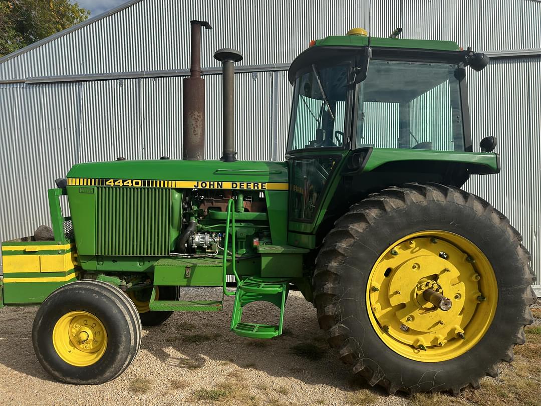 Image of John Deere 4440 Primary image
