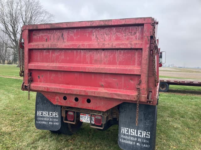 Image of International 1824 equipment image 2