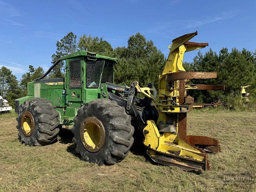 Image of John Deere 843L Primary image