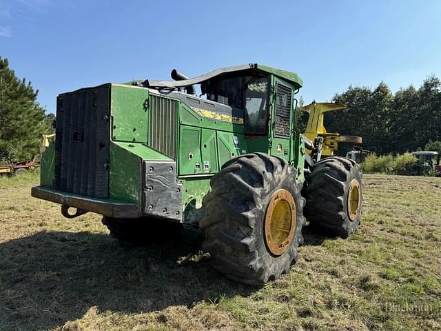 Image of John Deere 843L equipment image 2