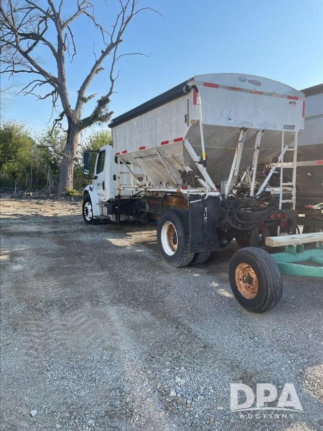 Image of Freightliner Business Class M2 equipment image 3