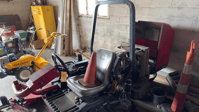 Image of Toro Groundsmaster 3500D equipment image 4