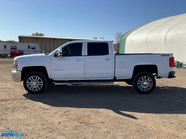 Image of Chevrolet 2500HD equipment image 1