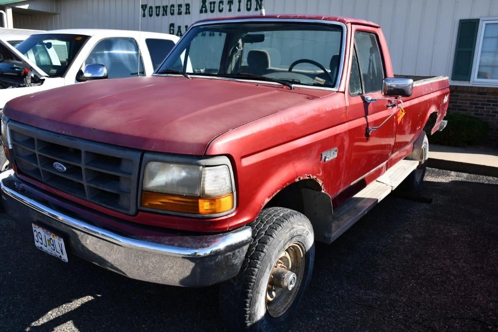 1997 Ford F-350 Equipment Image0