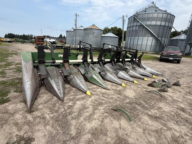 Image of John Deere 843 equipment image 3