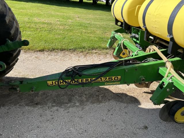 Image of John Deere 1750 equipment image 1