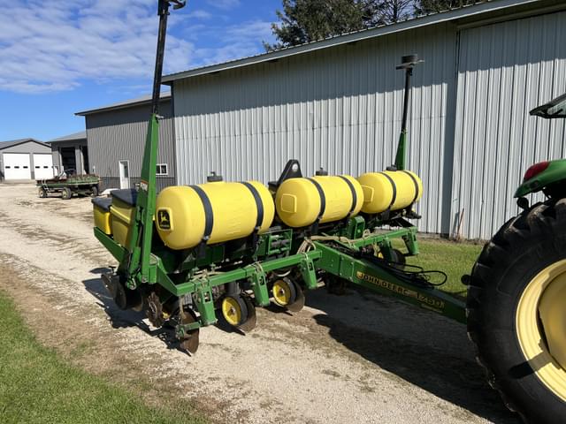 Image of John Deere 1750 equipment image 2