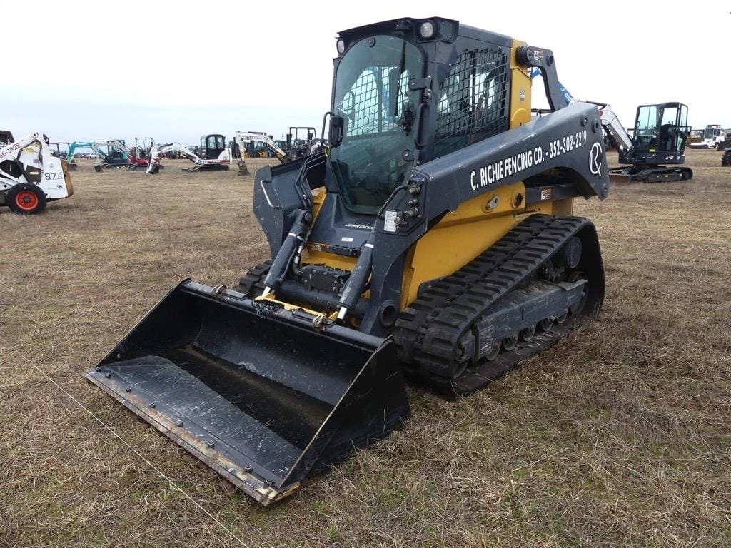 2020 John Deere 331G Equipment Image0