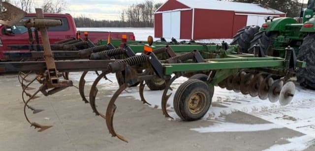 Image of John Deere 714 equipment image 2