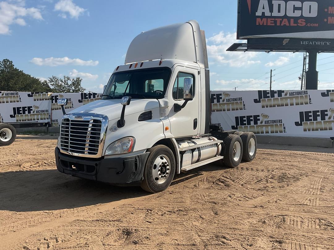 Image of Freightliner Cascadia Primary image