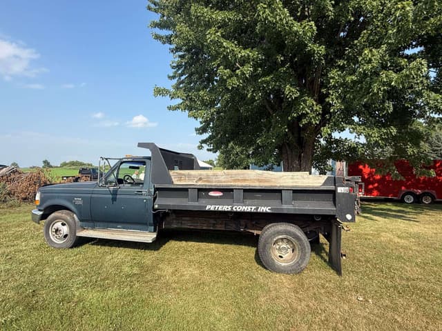 Image of Ford F-350 equipment image 2