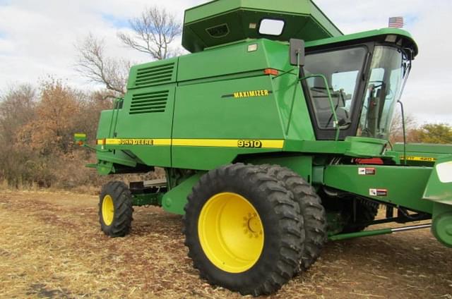 Image of John Deere 9510 equipment image 2