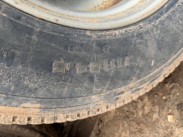 Image of International 9400 equipment image 4