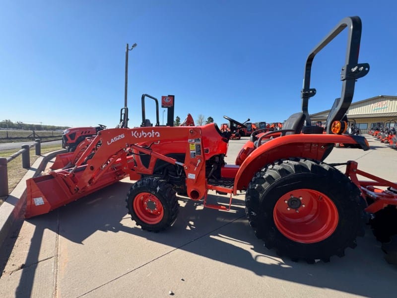 Kubota L2502HST Equipment Image0