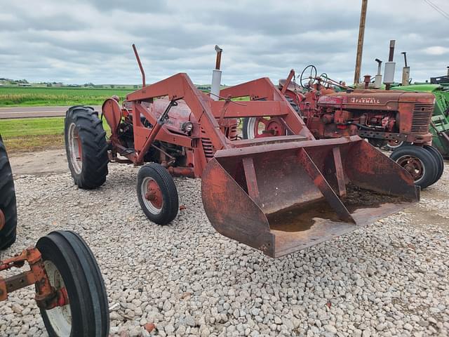 Image of Farmall H equipment image 1