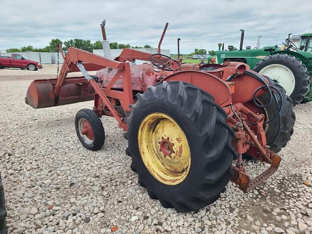 Image of Farmall H equipment image 3