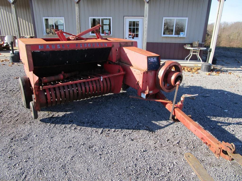 Main image Massey Ferguson 124