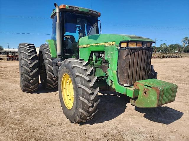 Image of John Deere 8300 equipment image 2