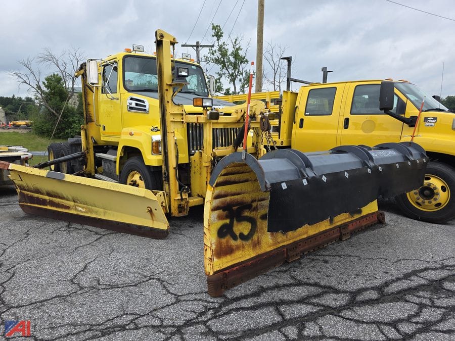 2015 Western Star 4700SF Equipment Image0