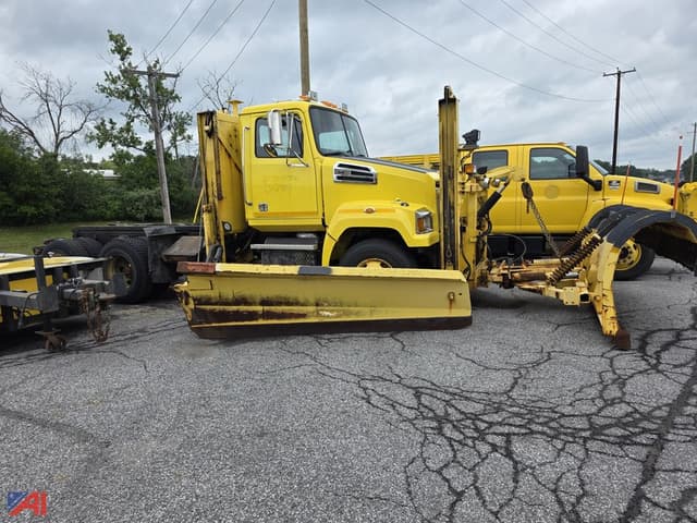 Image of Western Star 4700SF equipment image 3