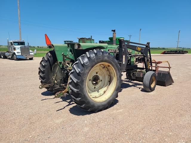 Image of Oliver 1650 equipment image 2