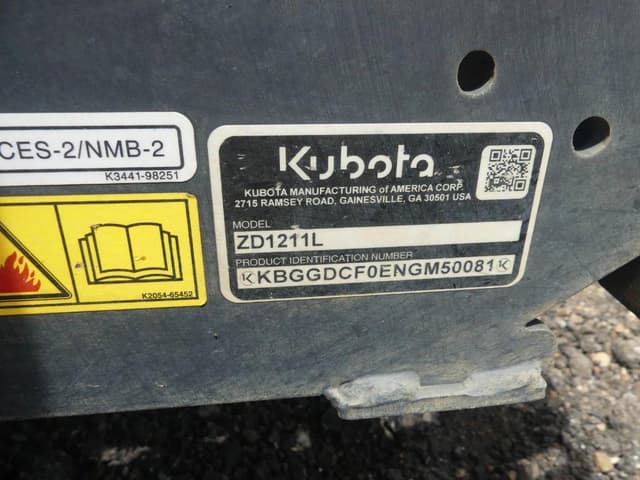 Image of Kubota ZD1211 equipment image 4