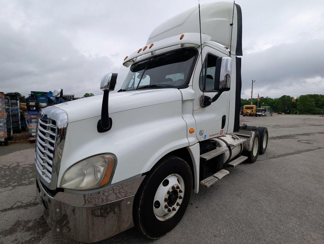 Image of Freightliner Cascadia Primary image