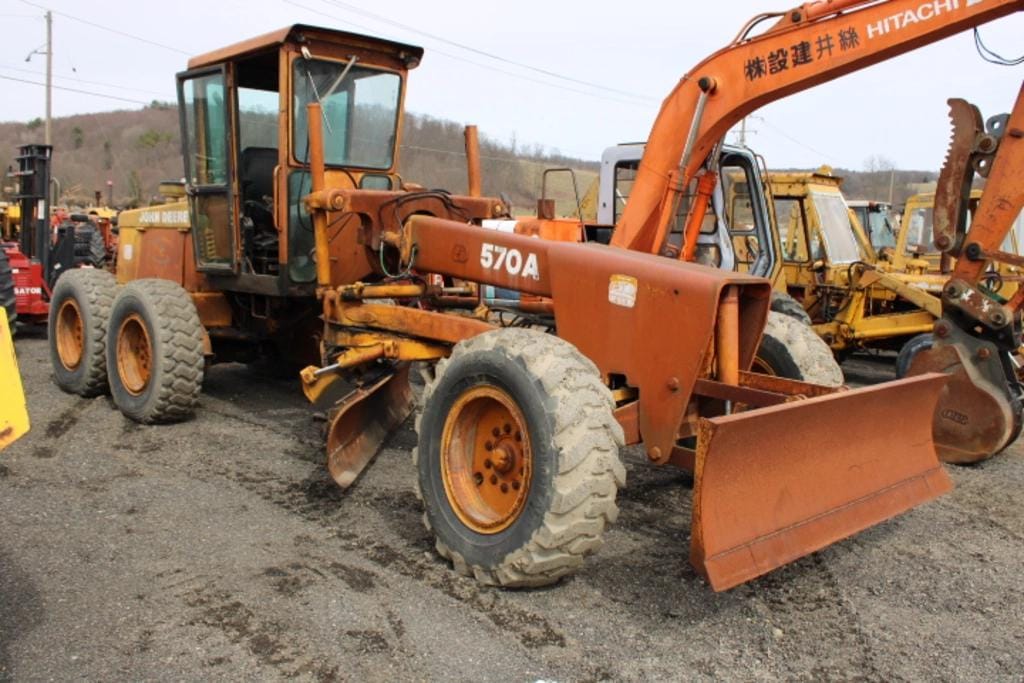 John Deere 570A Equipment Image0