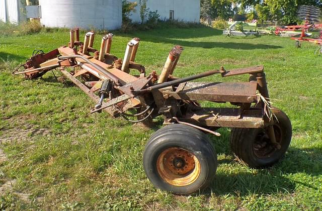 Image of International Harvester 735 equipment image 4