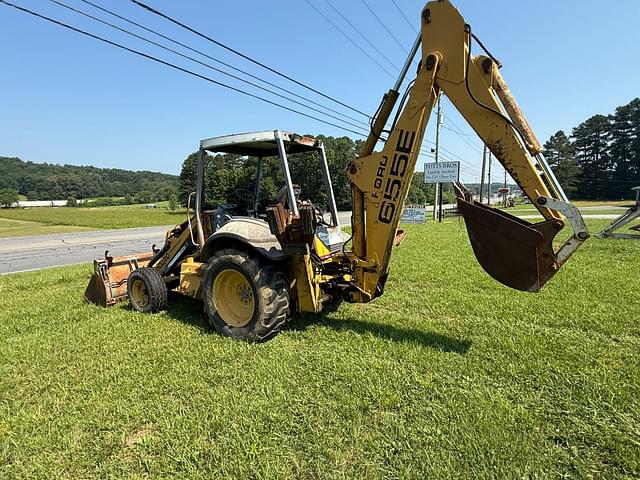 Image of New Holland 655E equipment image 3