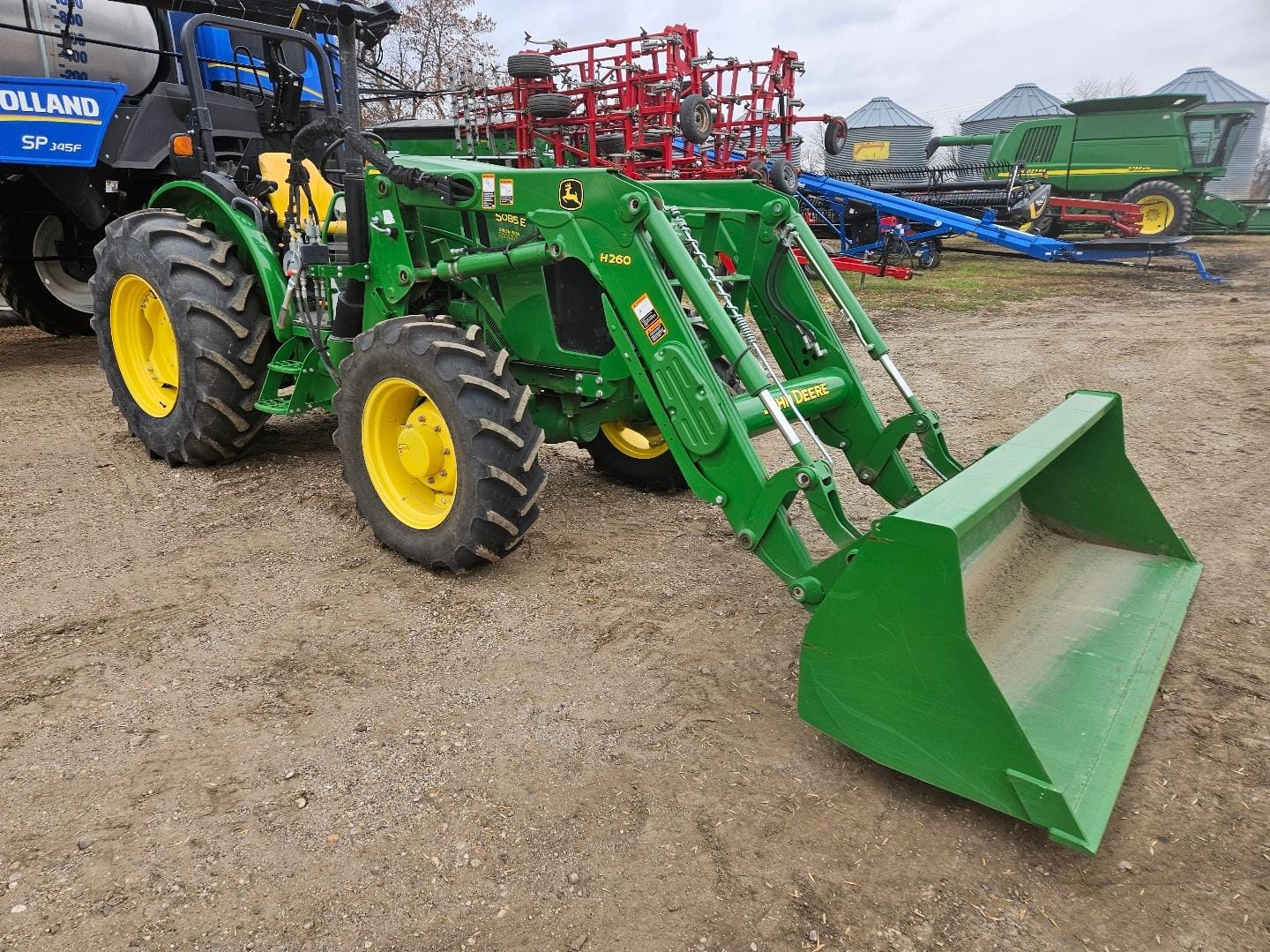 Main image John Deere 5085E
