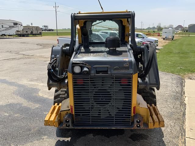Image of John Deere 324G equipment image 3