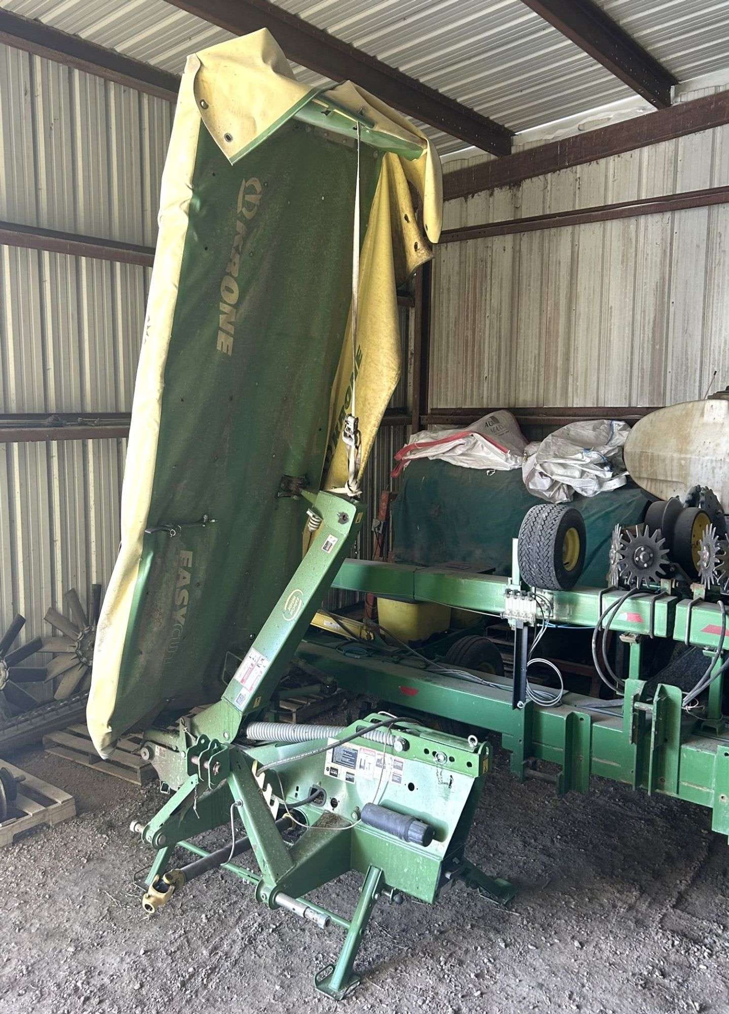 2019 Krone EasyCut R320 Equipment Image0