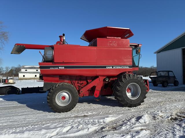 Image of Case IH 1688 equipment image 4