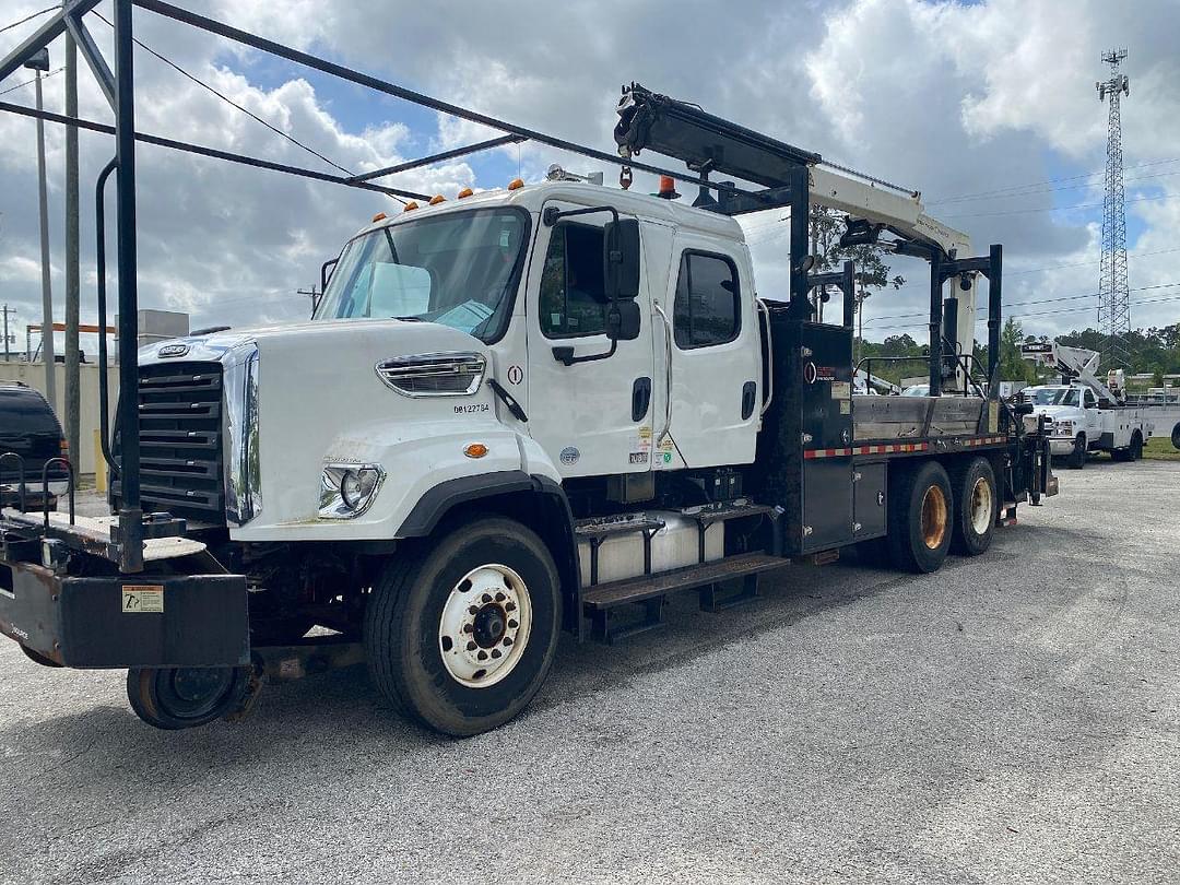 Image of Freightliner 108SD Primary image